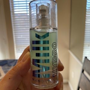 Milk hydro grip primer